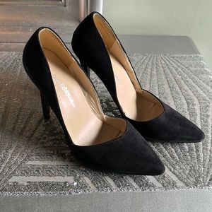 Black Suede Pumps